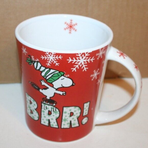 Snoopy Skate Brr Holiday Red Peanuts Oversized Ceramic Coffee Mug 20 oz - Picture 3 of 6